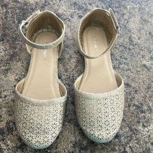 Girls flats size 5